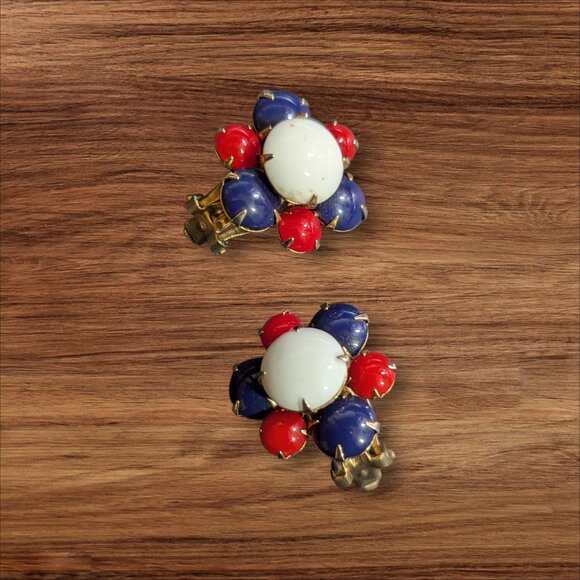 Vintage Red White & Blue Beaded Clip-On Earrings Gold Tone Finish Retro Style - Picture 3 of 7